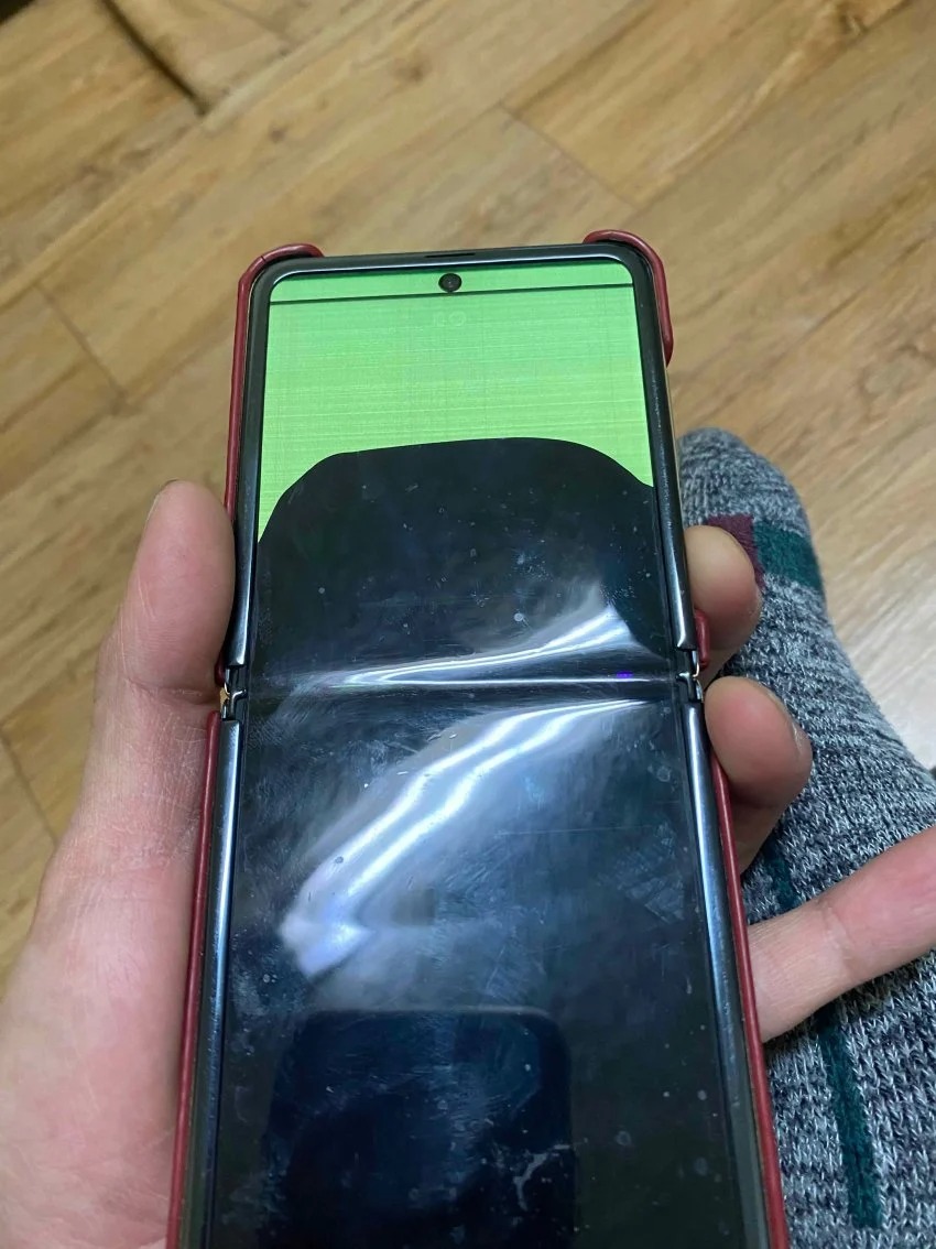 Some Samsung foldables are succumbing to cold weather w/ display damage